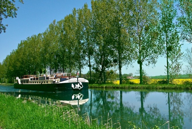 Apres Tout Cruising